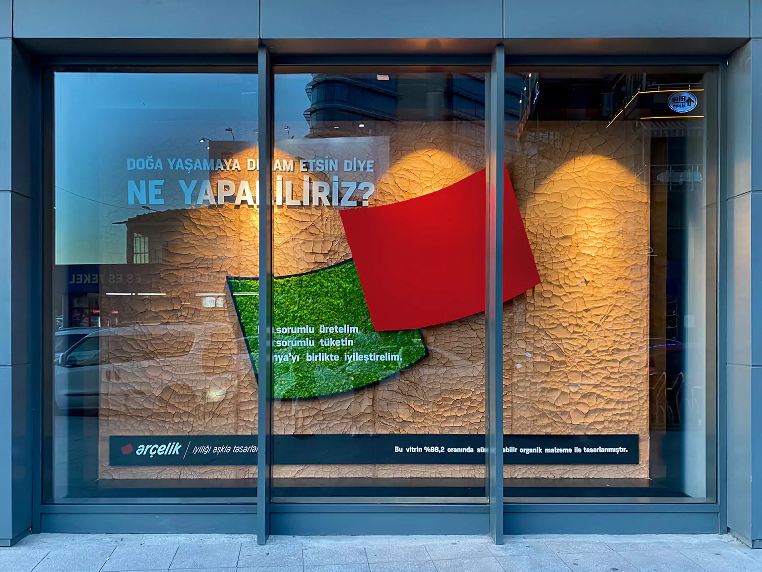 Arçelik Çevre Günü Window Display