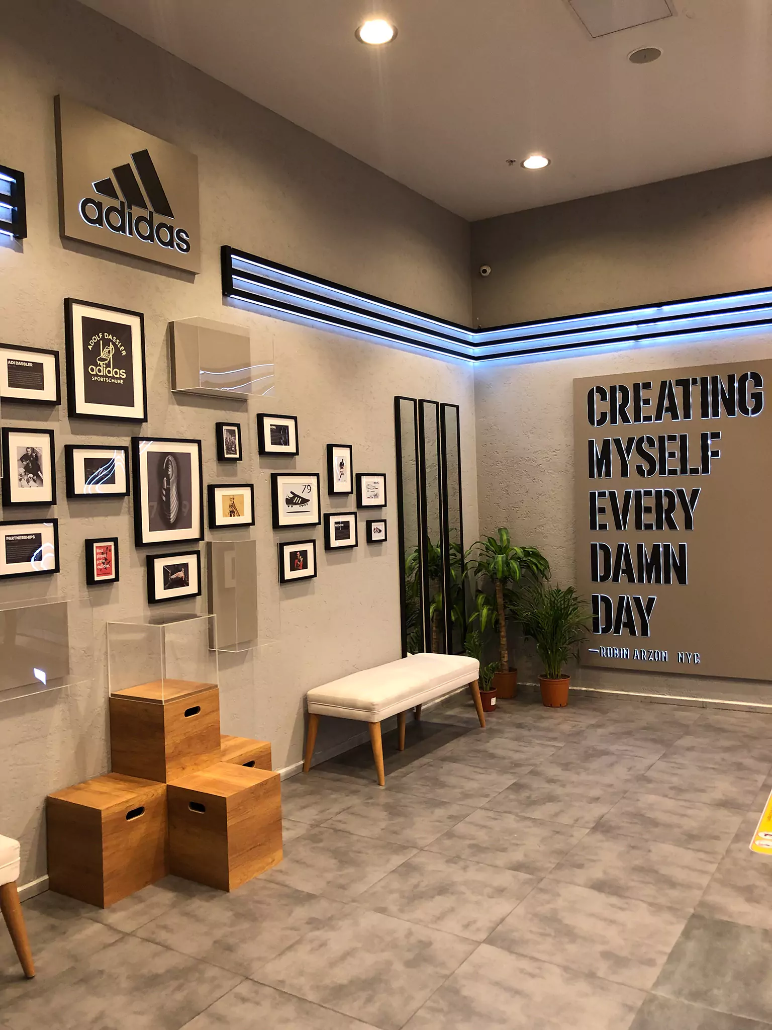 Adidas Venezia Outlet